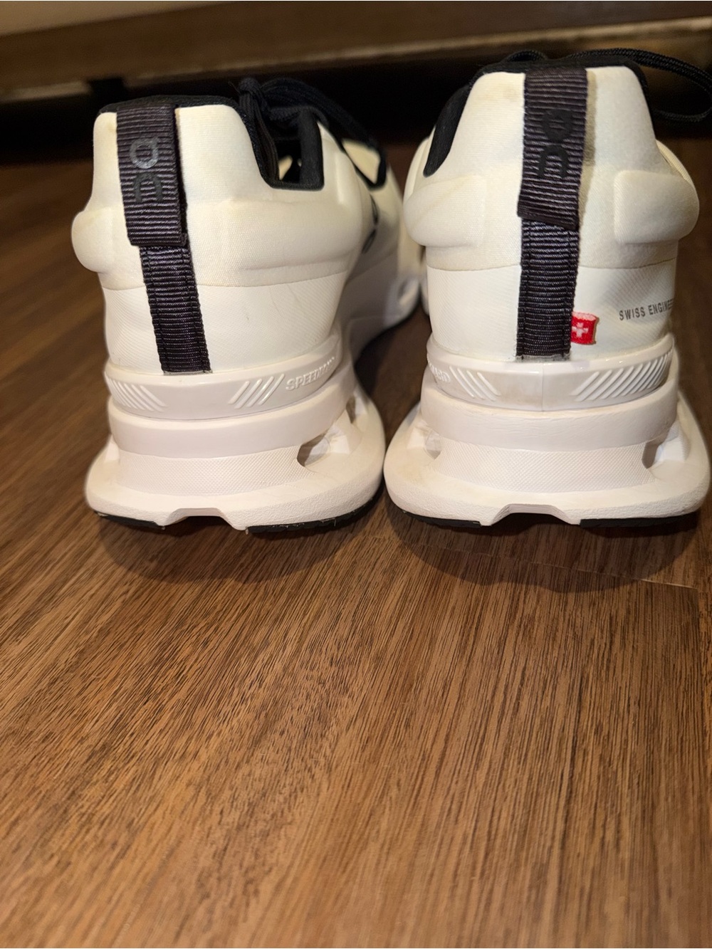 On CloudNova X Women’s Size 8.5 - Picture 5 of 7